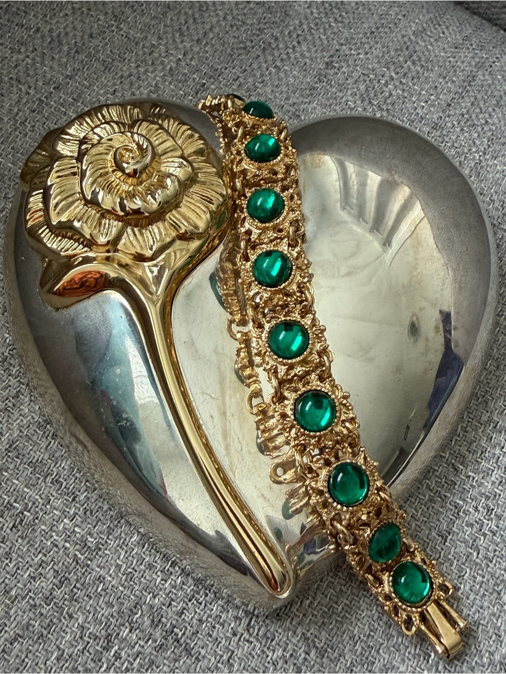 Ornate Emerald Green Cabochons Bracelet